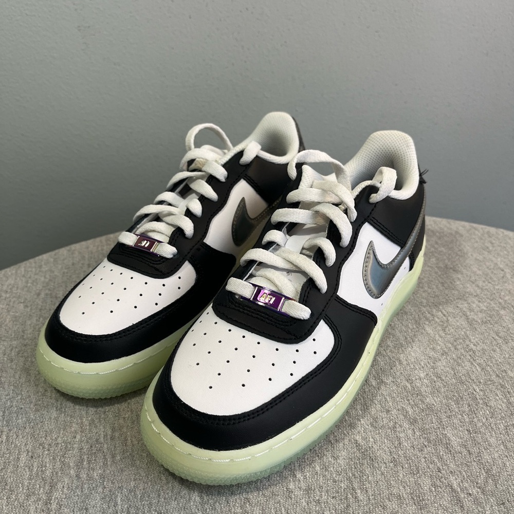 Nike Boys Air Force 1 LV8 (GS) Year Of The Dragon Size 5.5/Women 7 FZ5529-103 - Picture 9 of 10